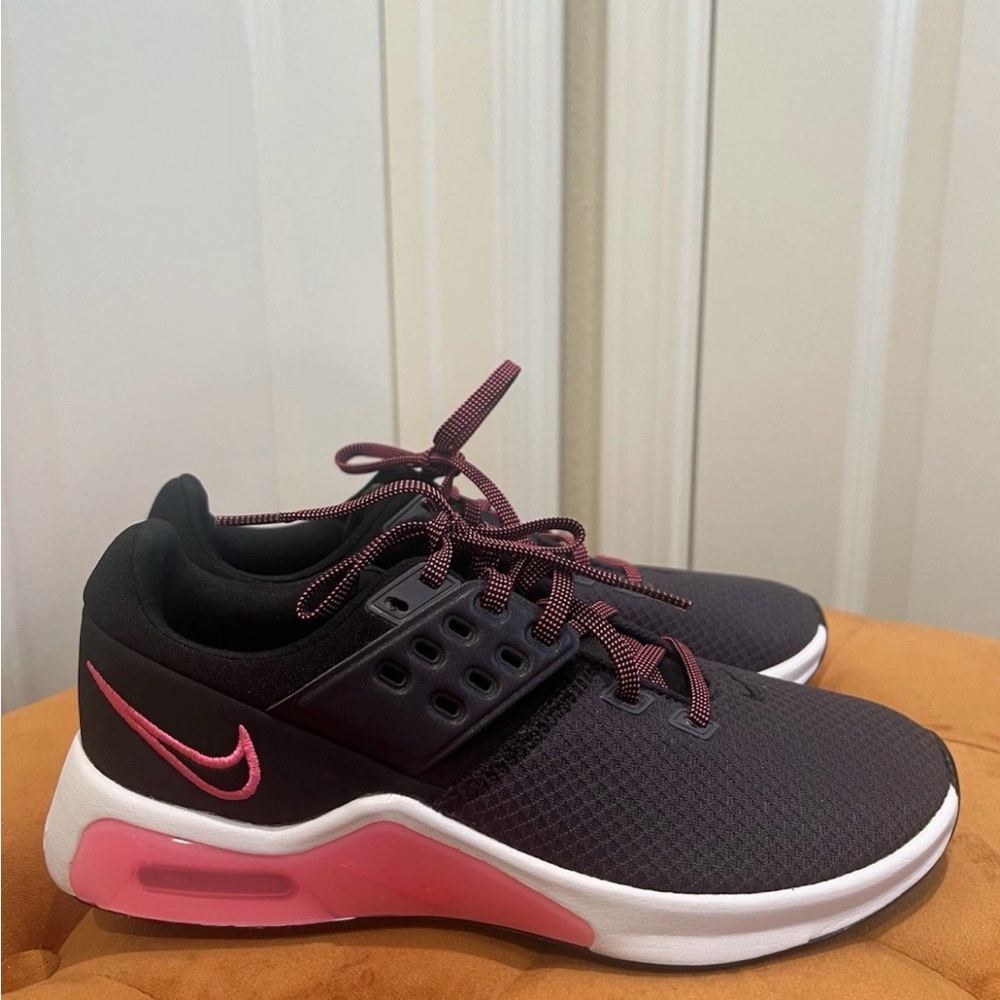 Nike Women's Purple and Pink Athletic Shoes